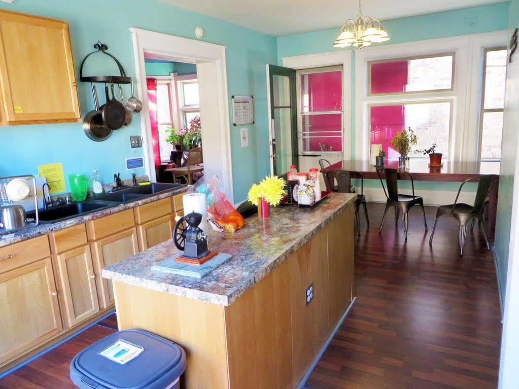 Hi - Madison Hostel ภายนอก รูปภาพ